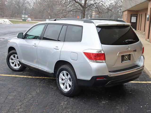 2013 Toyota Highlander 4WD 4dr V6 LE Plus 7 Passenger Tech Package - 22963414 - 9