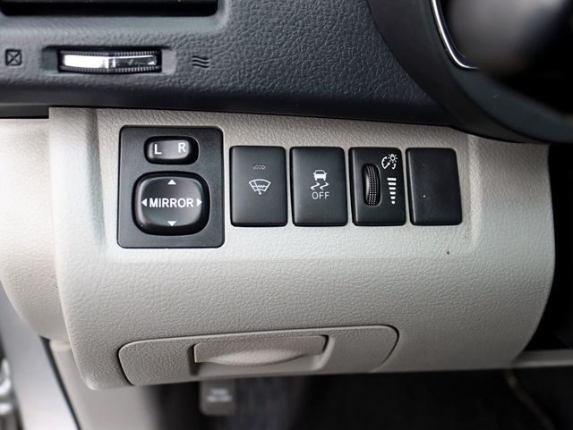 2013 Toyota Highlander 4WD 4dr V6 LE Plus 7 Passenger Tech Package - 22963414 - 11