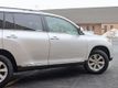 2013 Toyota Highlander 4WD 4dr V6 LE Plus 7 Passenger Tech Package - 22963414 - 3