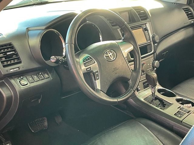 2013 Toyota Highlander 4WD 4dr V6 Plus - 22978289 - 12