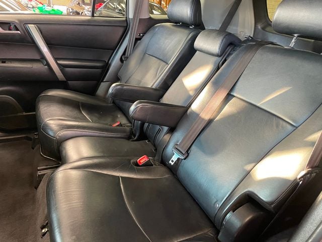 2013 Toyota Highlander 4WD 4dr V6 Plus - 22978289 - 18