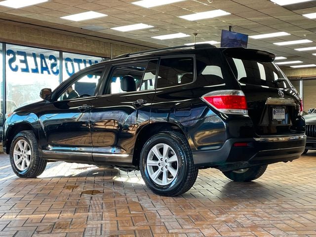 2013 Toyota Highlander 4WD 4dr V6 Plus - 22978289 - 5