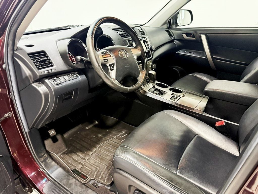 2013 Toyota Highlander 4WD 4dr V6 Plus - 22929715 - 26