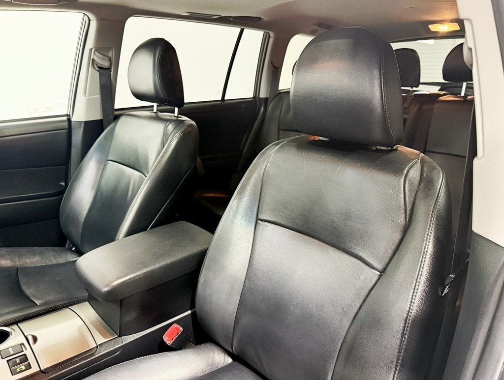 2013 Toyota Highlander 4WD 4dr V6 Plus - 22929715 - 29