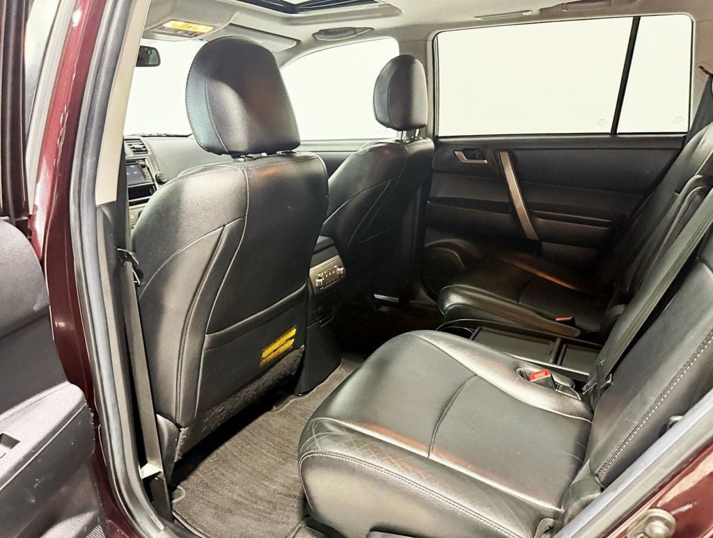 2013 Toyota Highlander 4WD 4dr V6 Plus - 22929715 - 34