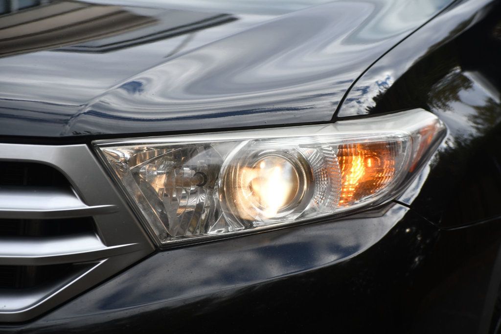 2013 Toyota Highlander SE photo 4