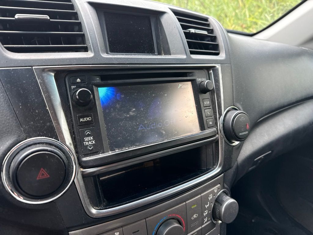 2013 Toyota Highlander 4WD 4dr V6 SE - 23072755 - 16