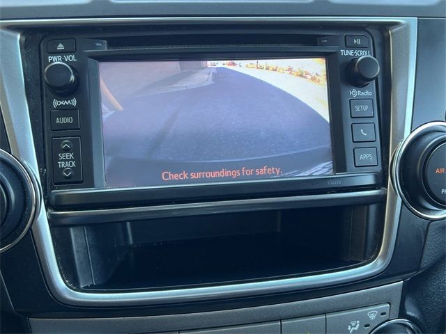 2013 Toyota Highlander SE photo 17