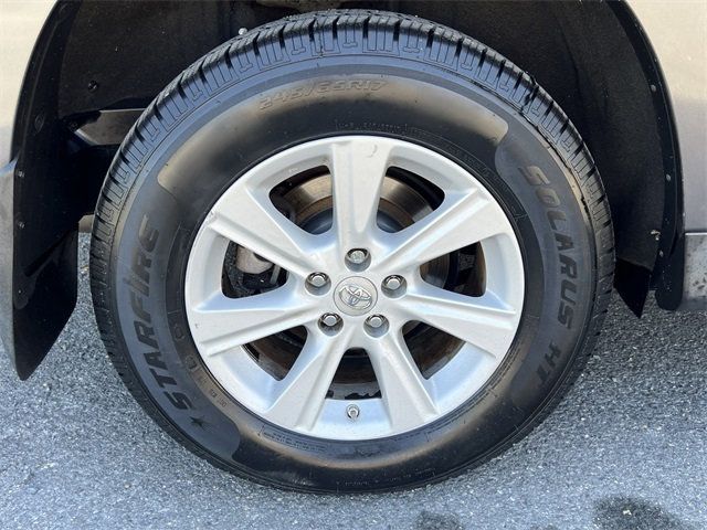 2013 Toyota Highlander SE photo 28
