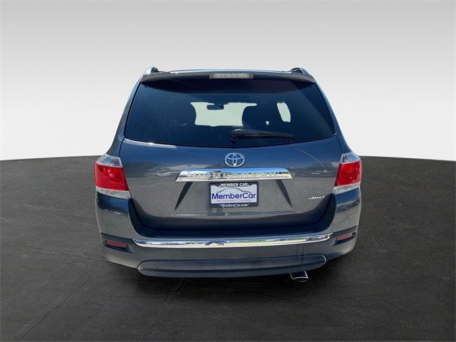 2013 Toyota Highlander SE photo 3