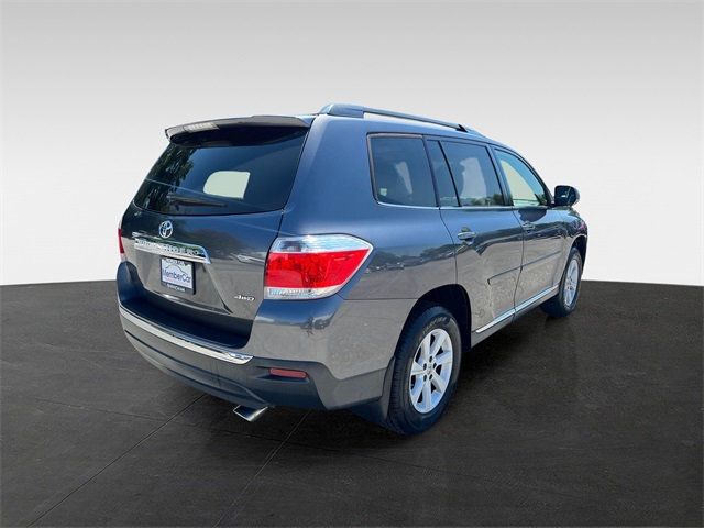 2013 Toyota Highlander SE photo 4