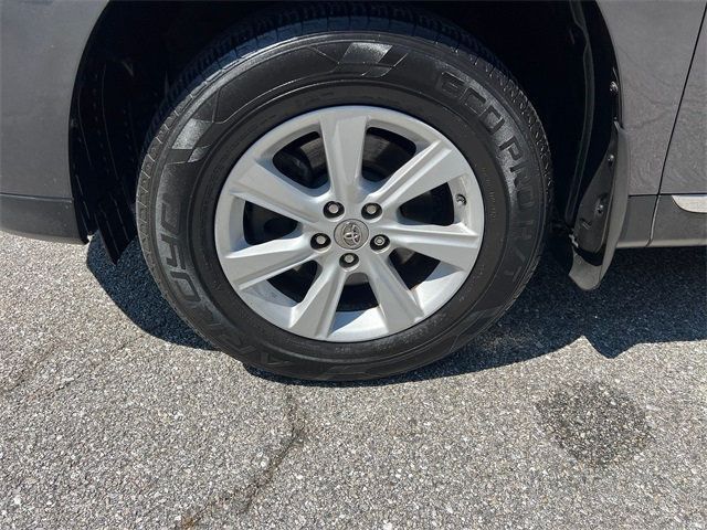 2013 Toyota Highlander SE photo 8