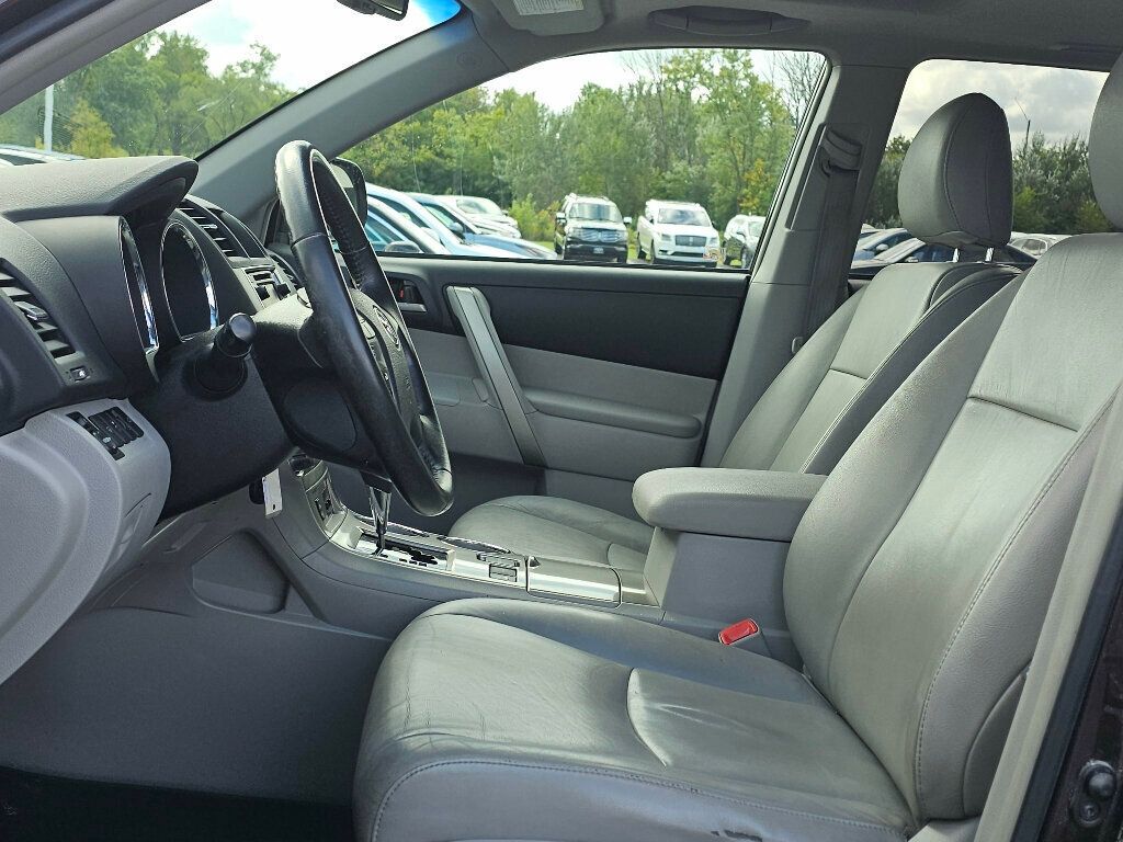 2013 Toyota Highlander Base Hybrid photo 13