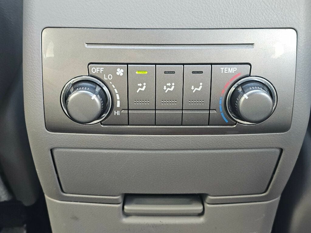 2013 Toyota Highlander Base Hybrid photo 28