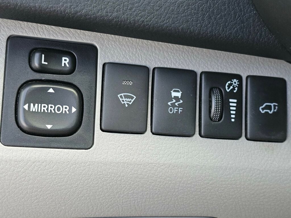 2013 Toyota Highlander Base Hybrid photo 30