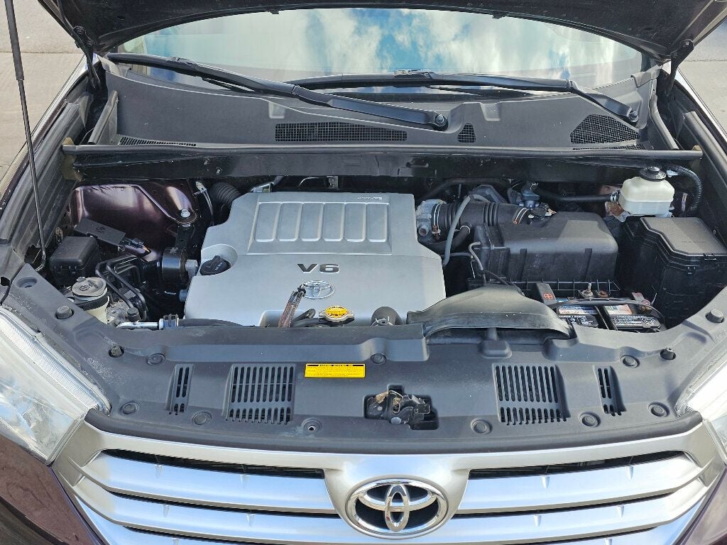 2013 Toyota Highlander Base Hybrid photo 38