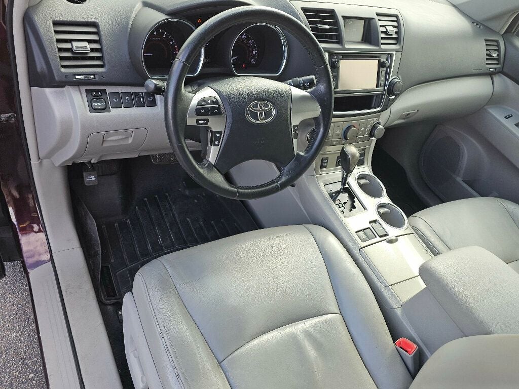 2013 Toyota Highlander Base Hybrid photo 7