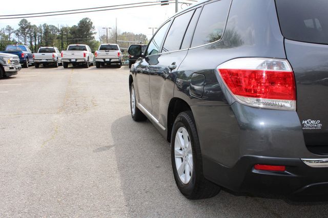 2013 Toyota Highlander FWD 4dr V6 Plus - 23007785 - 18