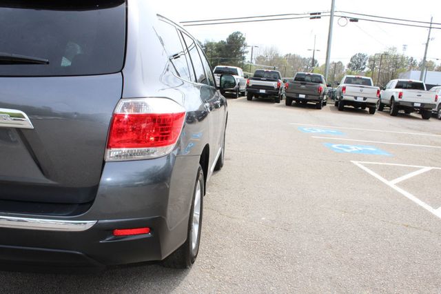 2013 Toyota Highlander FWD 4dr V6 Plus - 23007785 - 19