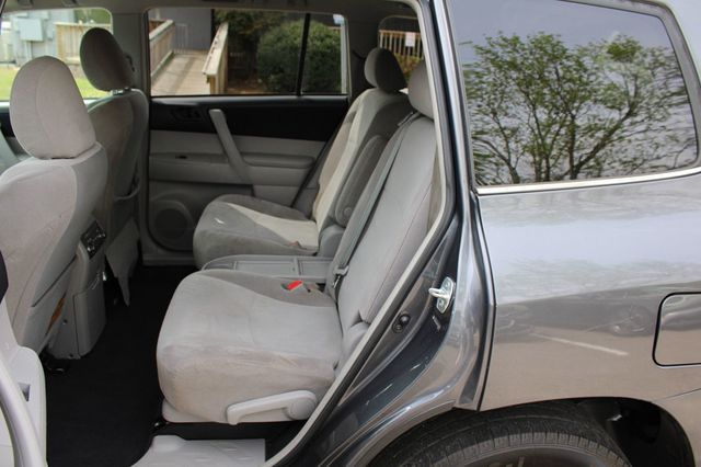 2013 Toyota Highlander FWD 4dr V6 Plus - 23007785 - 20