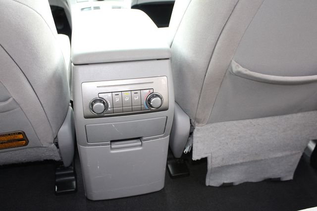 2013 Toyota Highlander FWD 4dr V6 Plus - 23007785 - 29