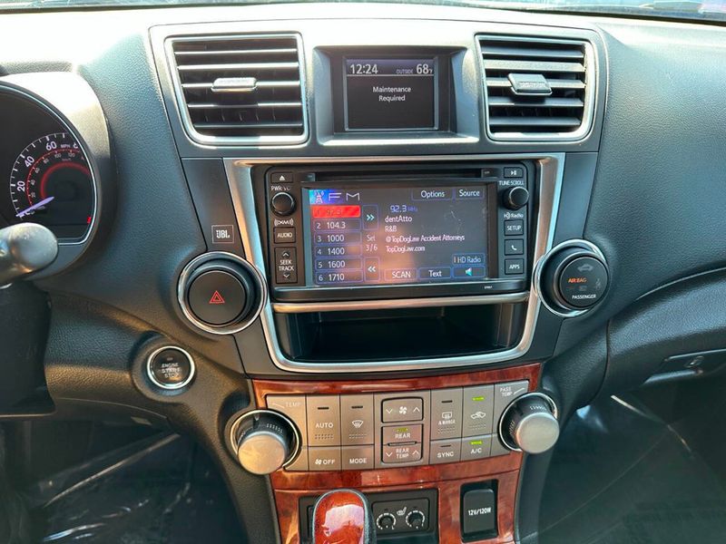 2013 Toyota Highlander Limited AWD 4dr SUV - 22921269 - 41