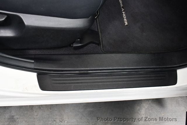 2013 Toyota Highlander SE - 22952807 - 12