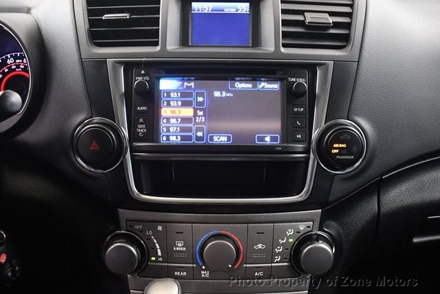 2013 Toyota Highlander SE - 22952807 - 24