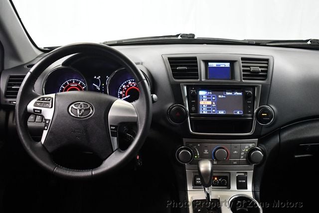 2013 Toyota Highlander SE - 22952807 - 26