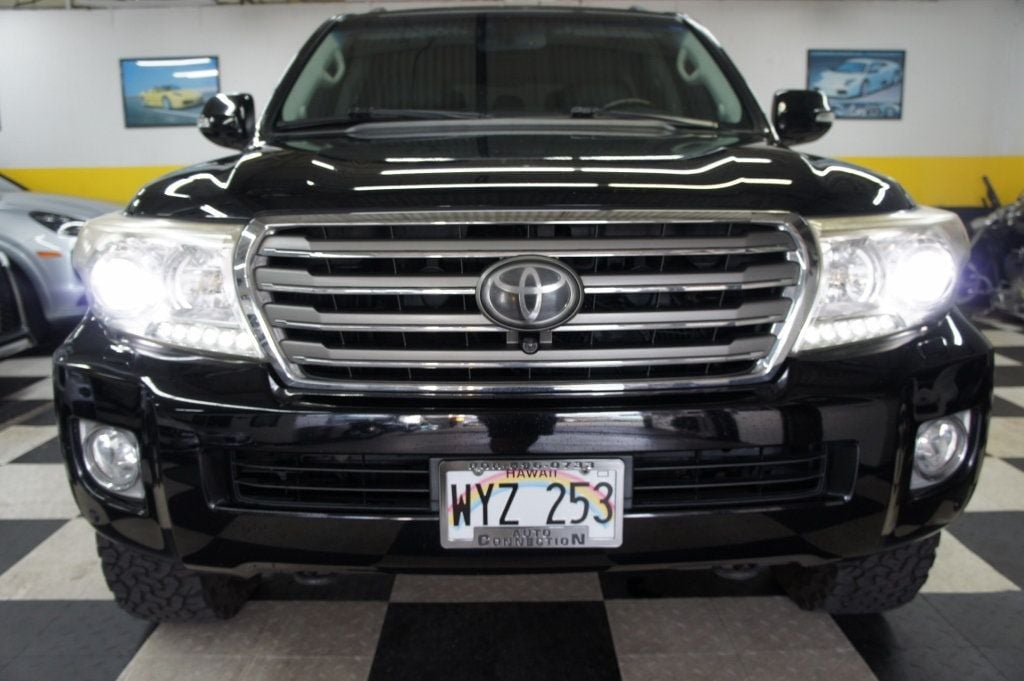 2013 Toyota Land Cruiser Extra Clean! - 22489556 - 50