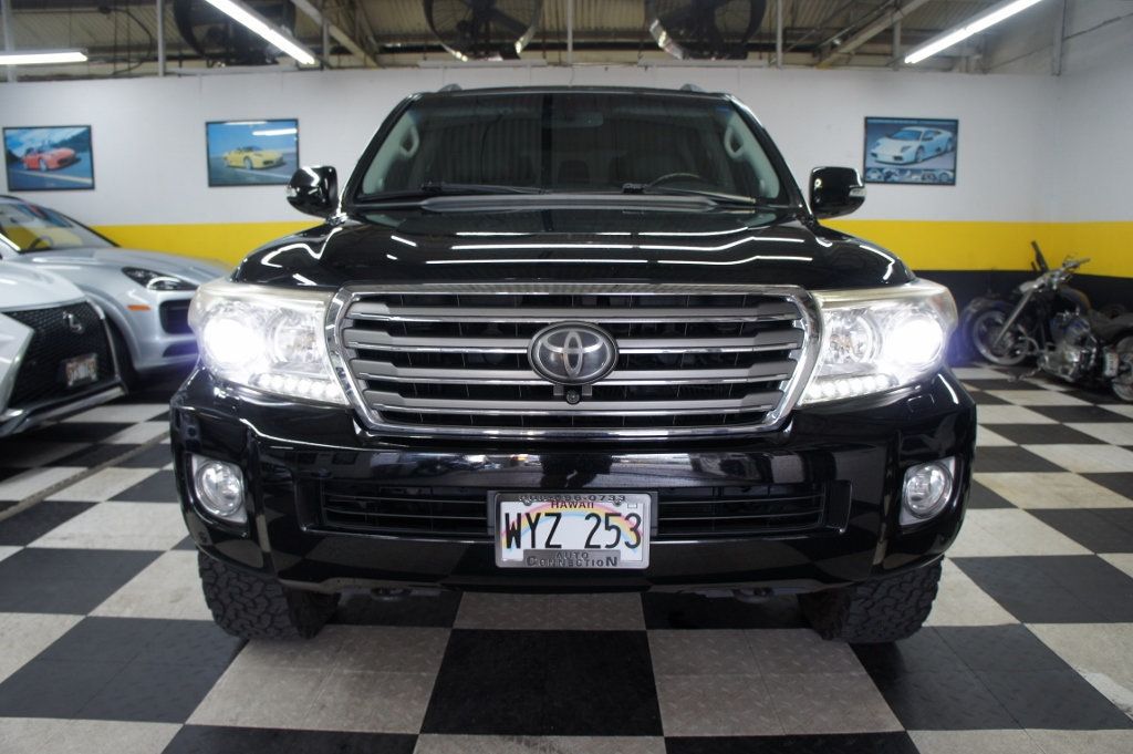 2013 Toyota Land Cruiser Extra Clean! - 22489556 - 52