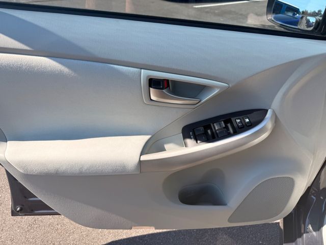 2013 Toyota Prius  - 23088284 - 7