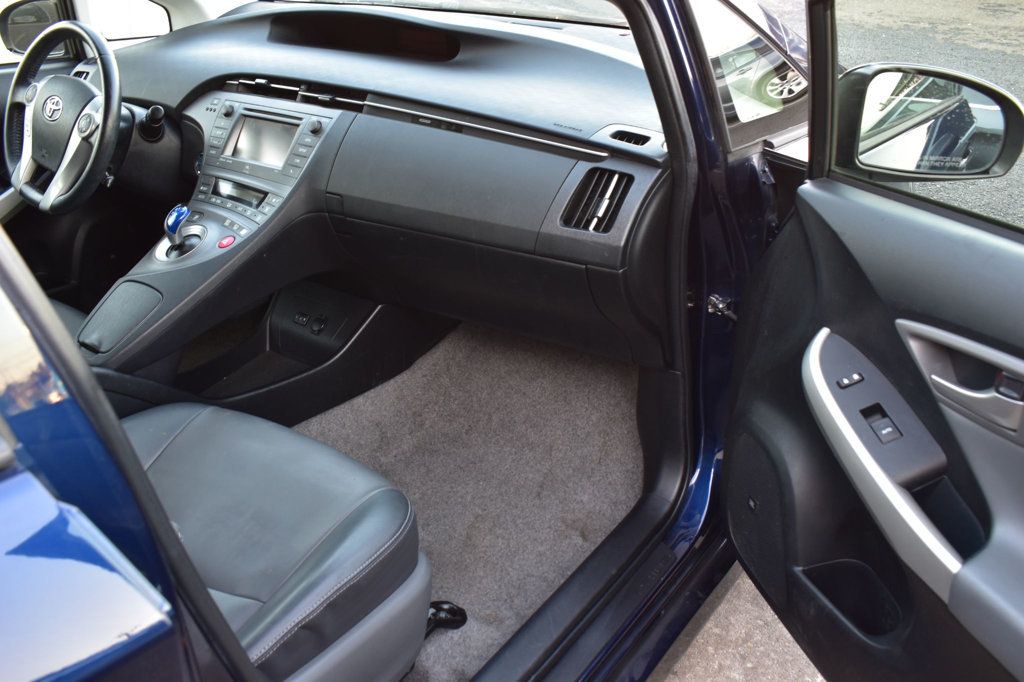 2013 Toyota Prius 5dr Hatchback Four - 22986075 - 17