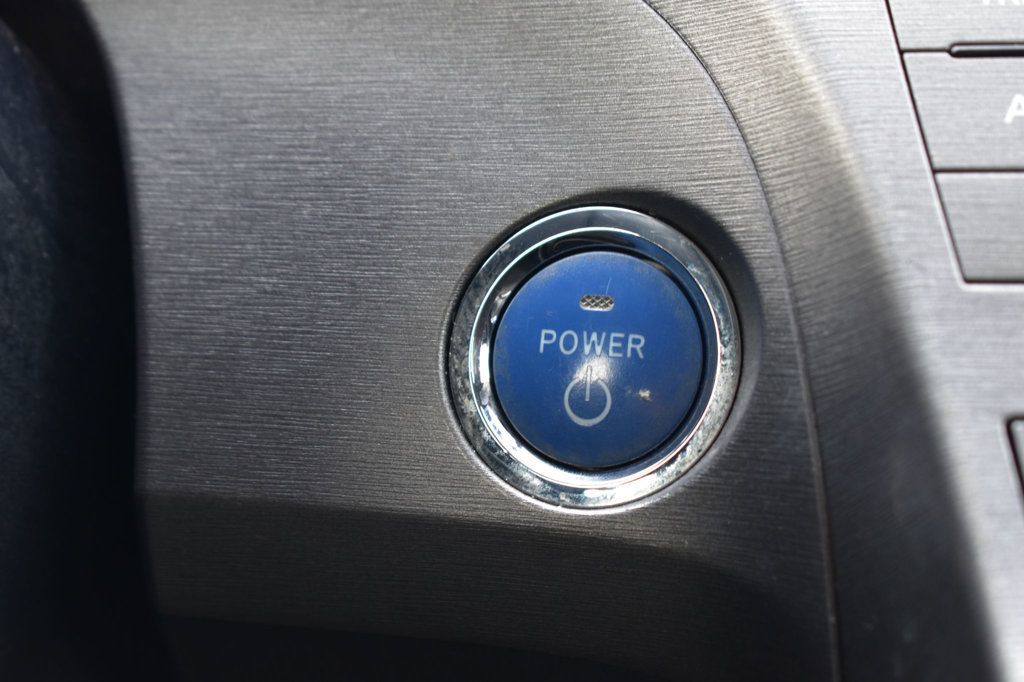 2013 Toyota Prius 5dr Hatchback Four - 22986075 - 30