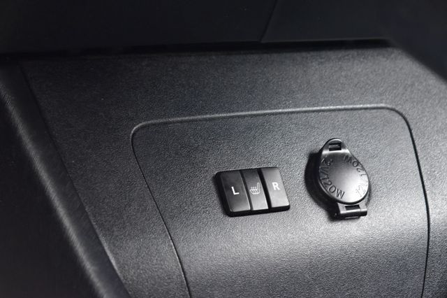 2013 Toyota Prius 5dr Hatchback Four - 22986075 - 32