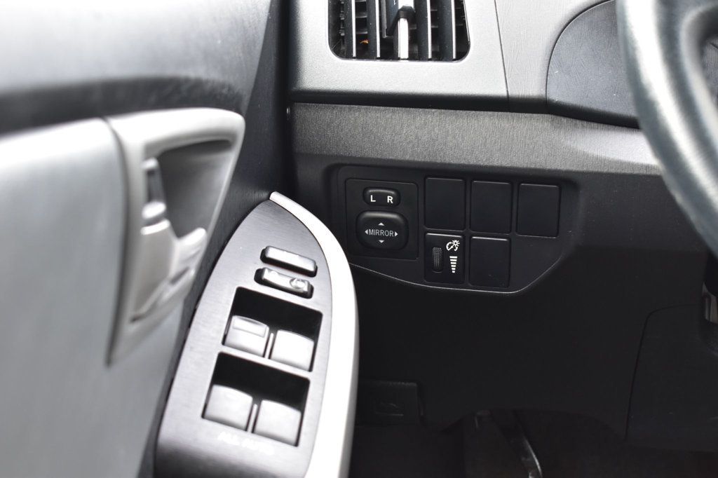 2013 Toyota Prius 5dr Hatchback Four - 22986075 - 33