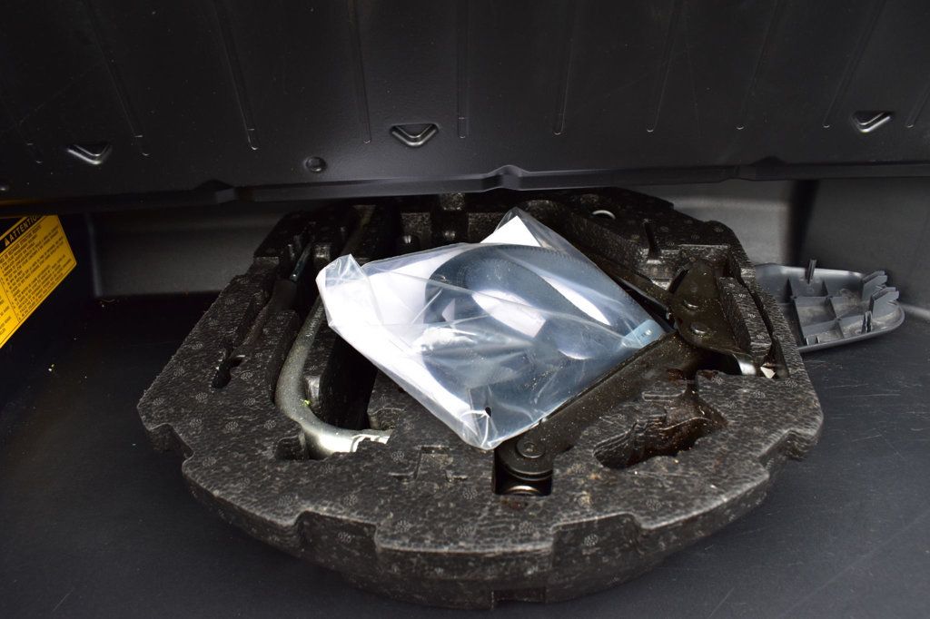 2013 Toyota Prius 5dr Hatchback Four - 22986075 - 46