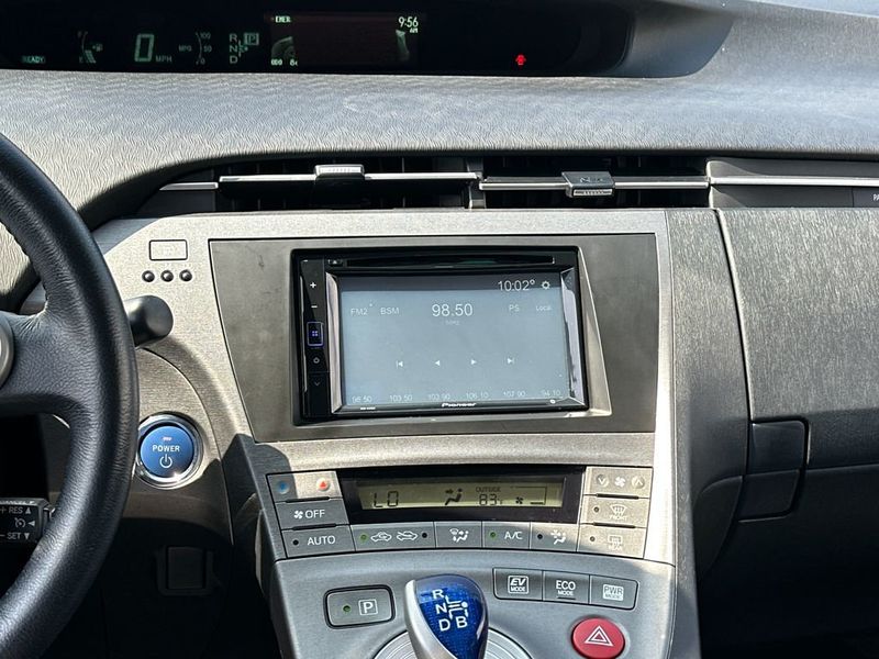 2013 Toyota Prius 5dr Hatchback Three - 23042303 - 14
