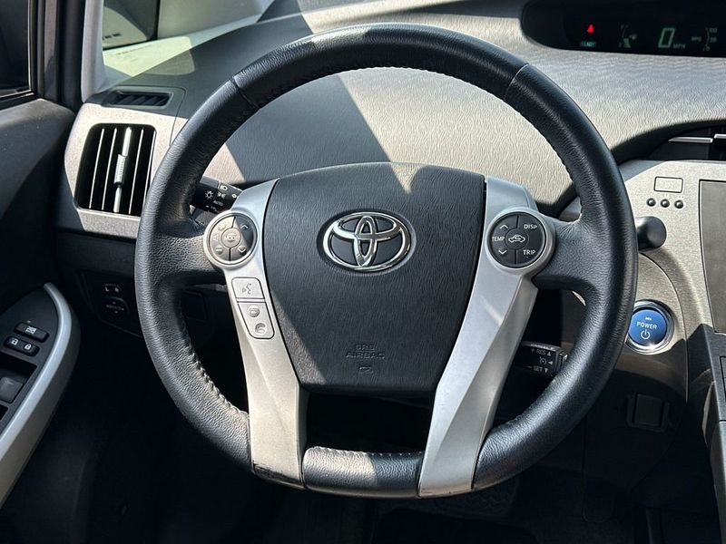 2013 Toyota Prius 5dr Hatchback Three - 23042303 - 16