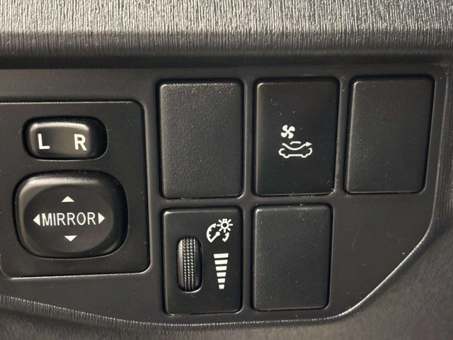 2013 Toyota Prius 5dr Hatchback Three - 23018965 - 26