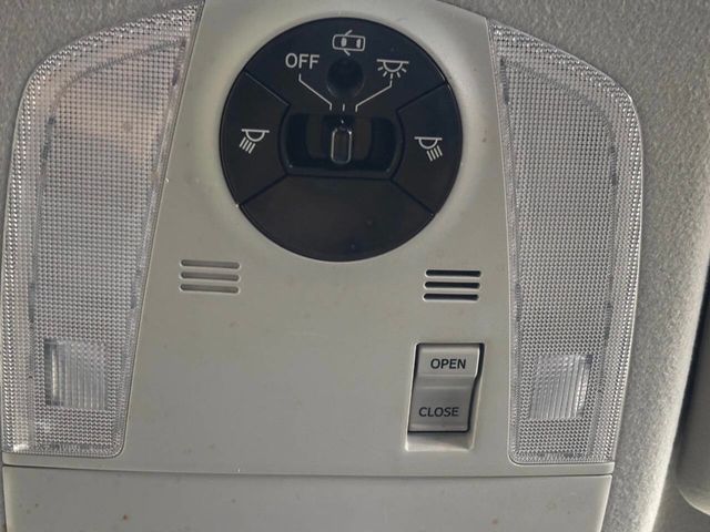 2013 Toyota Prius 5dr Hatchback Three - 23018965 - 31