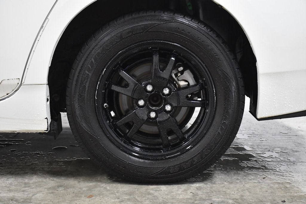 2013 Toyota Prius 5dr Hatchback Three - 23090570 - 10