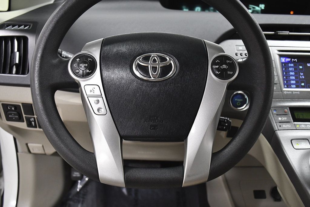 2013 Toyota Prius 5dr Hatchback Three - 23090570 - 18