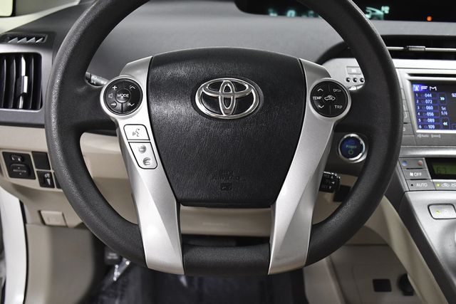 2013 Toyota Prius 5dr Hatchback Three - 23090570 - 18