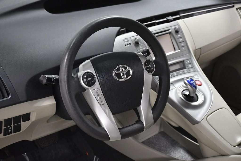 2013 Toyota Prius 5dr Hatchback Three - 23090570 - 7