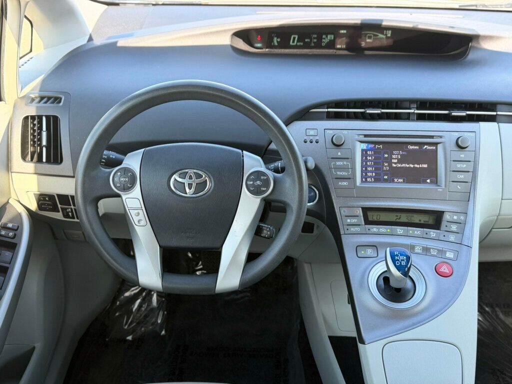 2013 Toyota Prius 5dr Hatchback Three - 23016440 - 20