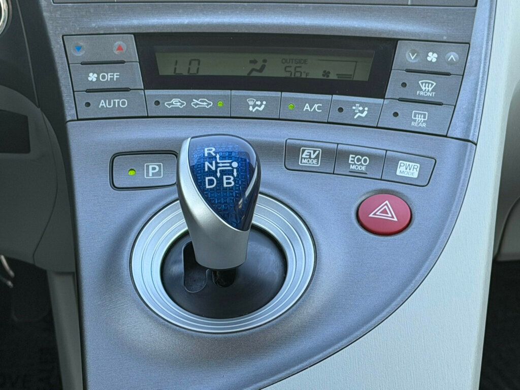2013 Toyota Prius 5dr Hatchback Three - 23016440 - 23