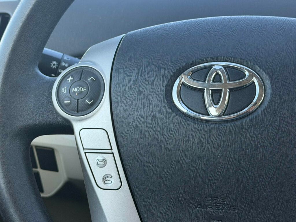 2013 Toyota Prius 5dr Hatchback Three - 23016440 - 26