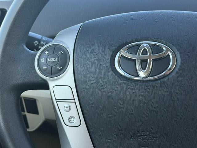 2013 Toyota Prius 5dr Hatchback Three - 23016440 - 26
