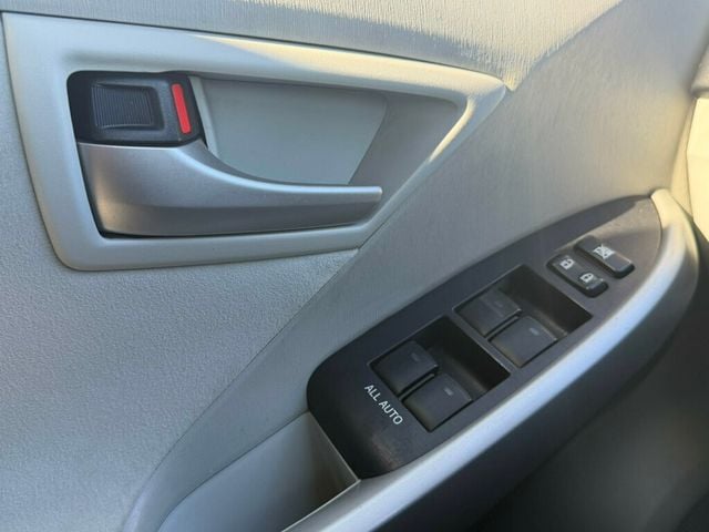 2013 Toyota Prius 5dr Hatchback Three - 23016440 - 31